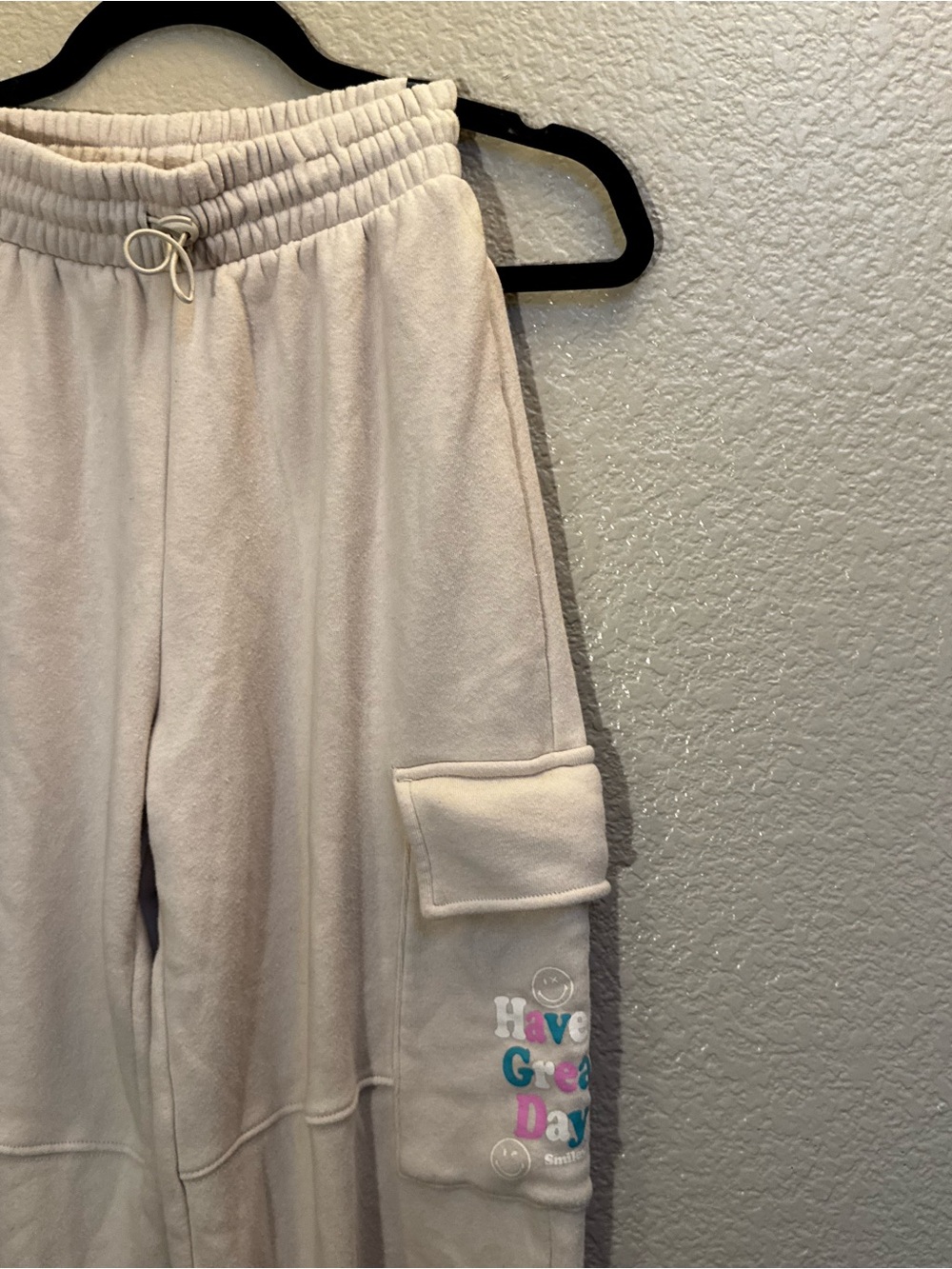 SmileyWorld “Have a Great Day” Cream Cargo Joggers